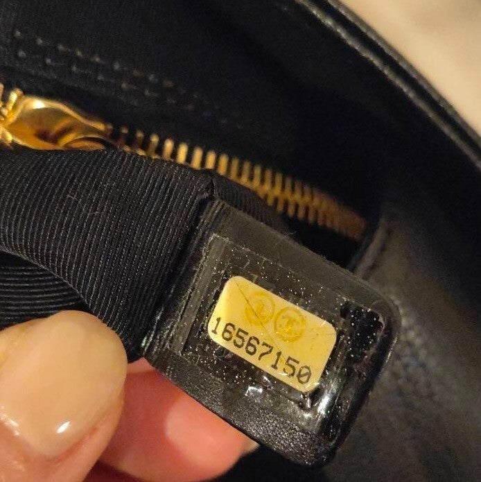 Sac fourre-tout exécutif d'occasion en cuir caviar noir CHANEL petit authentique